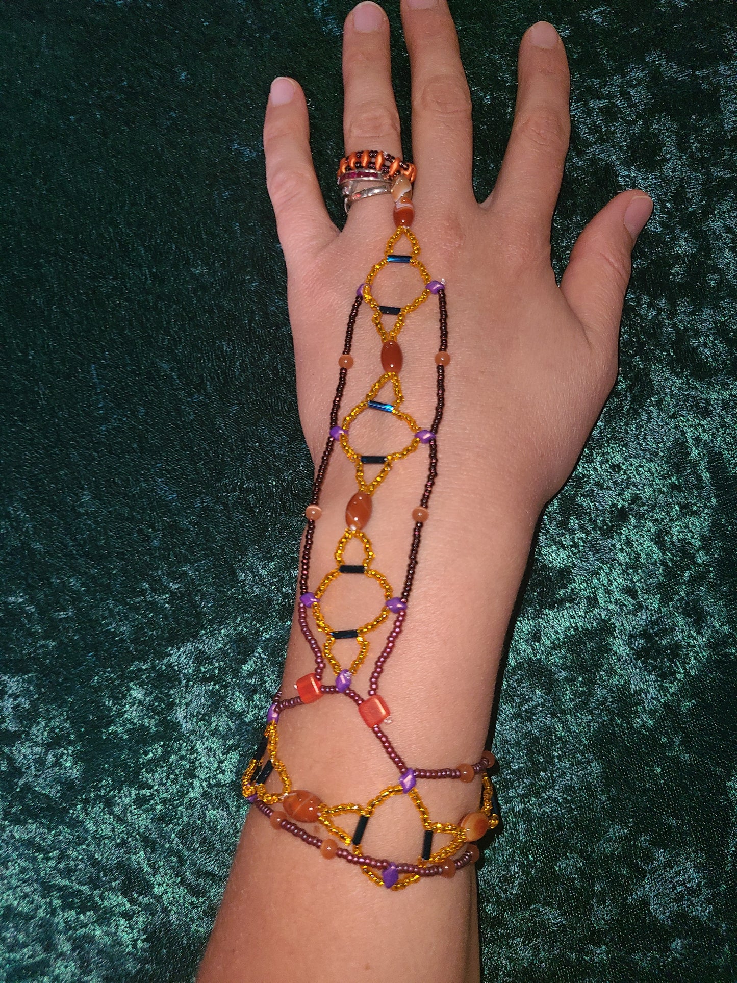 Carnelian Honeycomb Helix Hand Chan